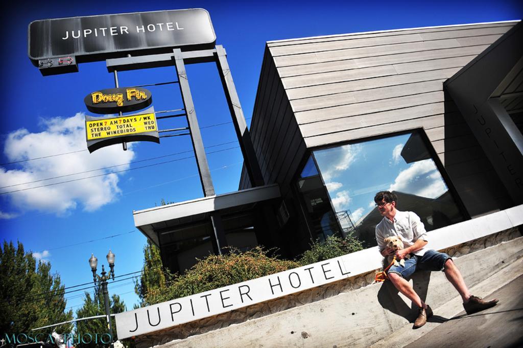 Jupiter Hotel Portland Bagian luar foto